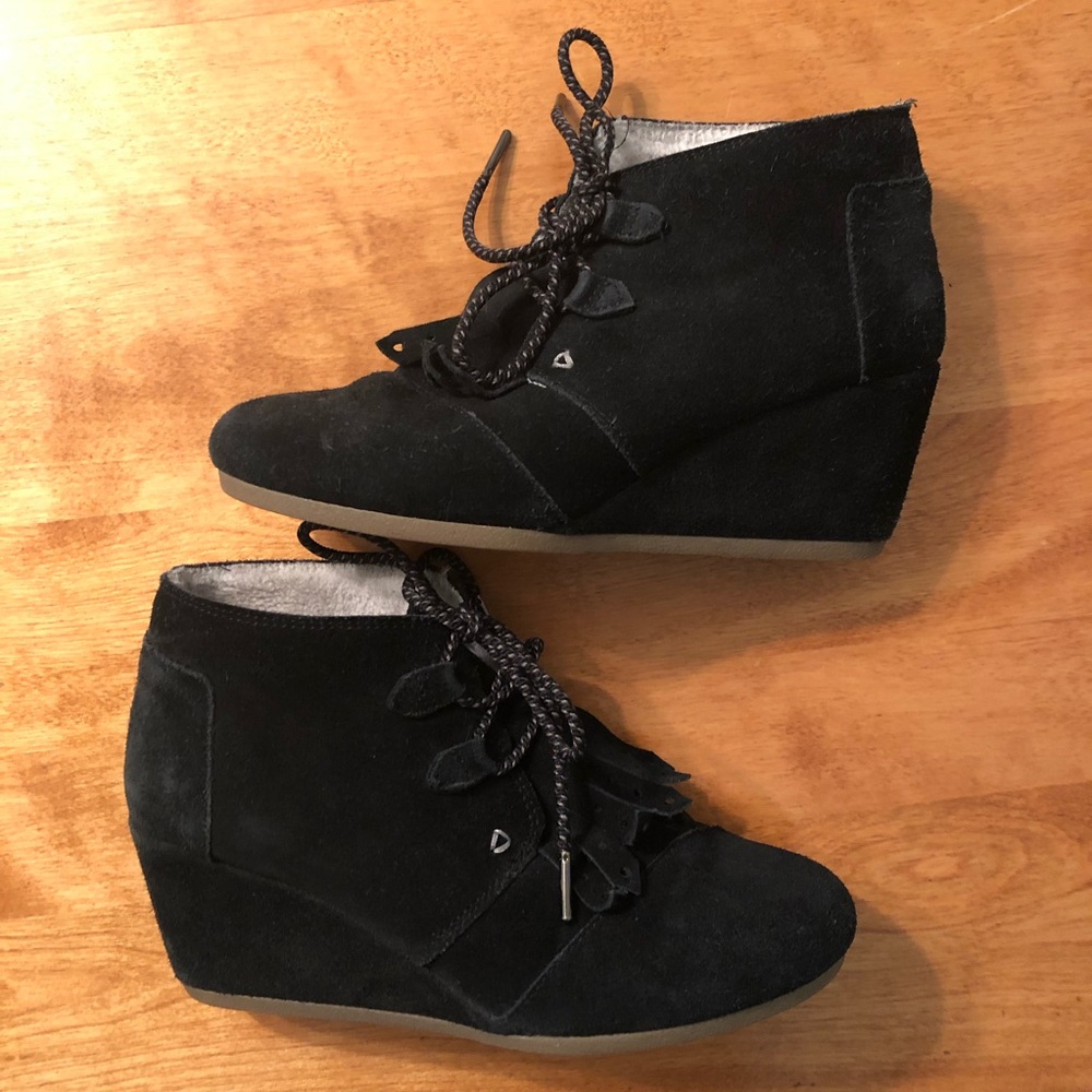 TOMS Desert Wedges with Fringe
